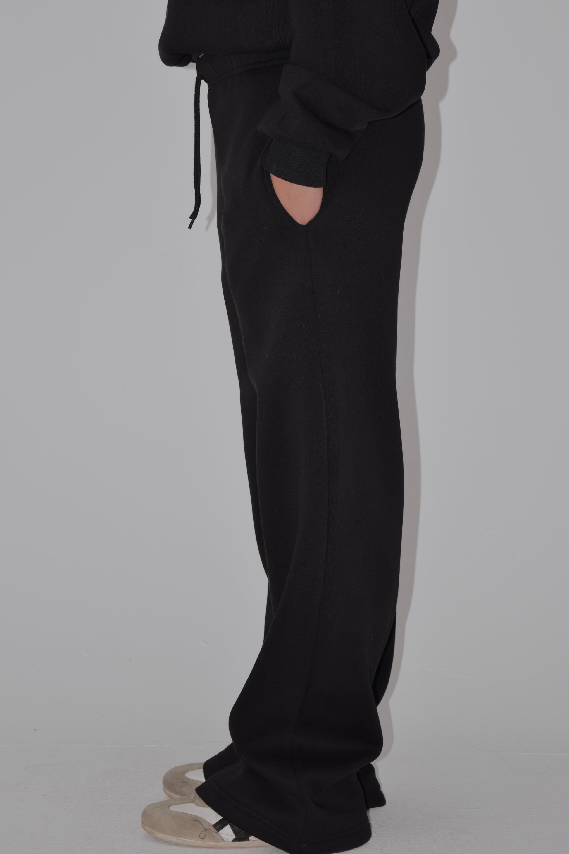 Classic Sweatpants in Black