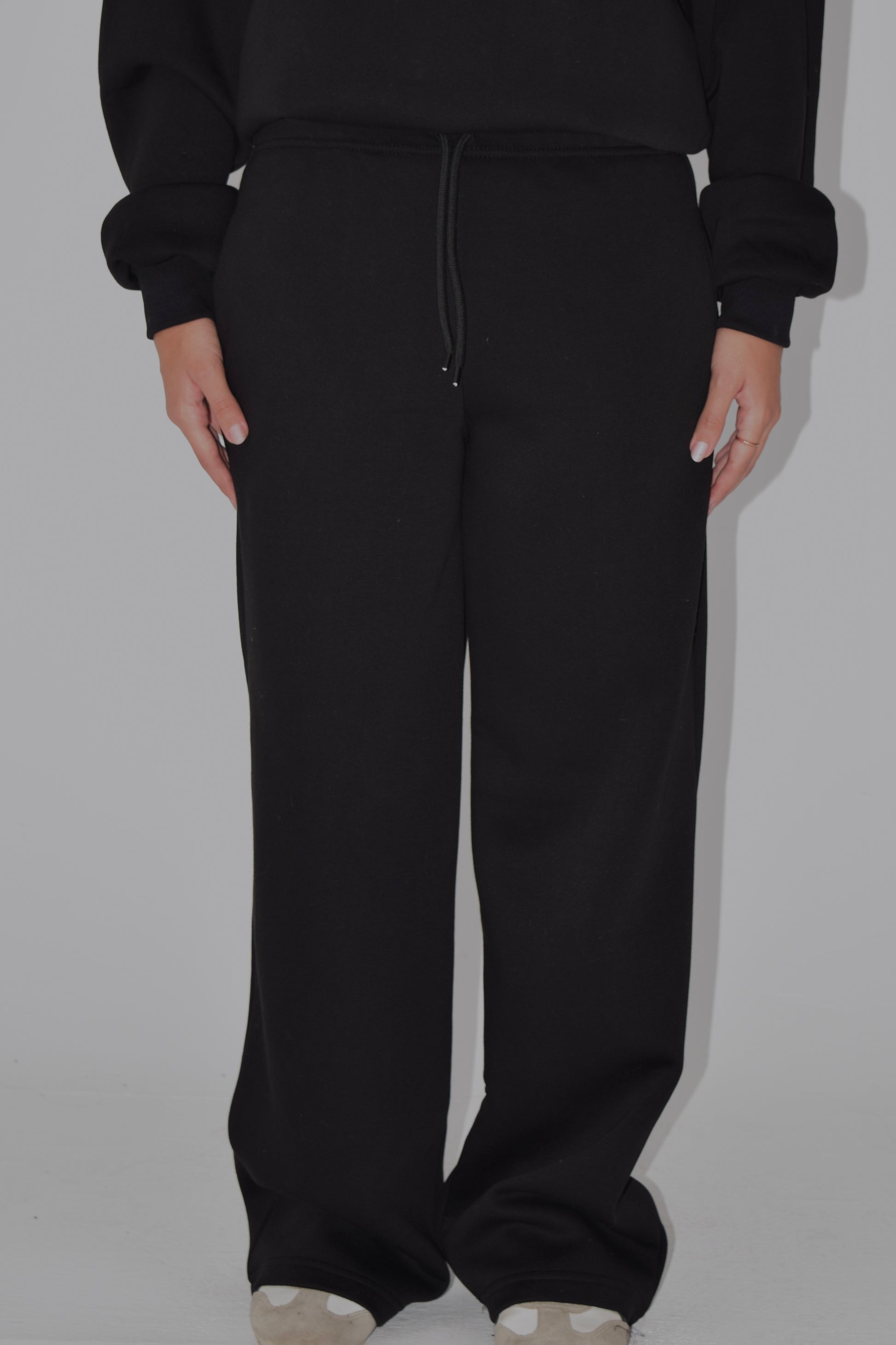 Classic Sweatpants in Black